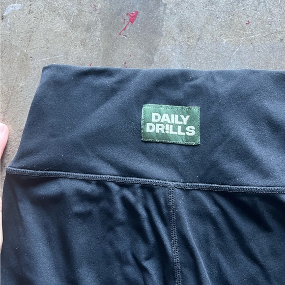 Daily Drills Leggings! - Picture 2 of 3